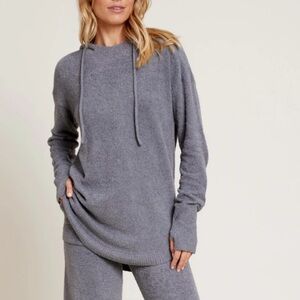 BAREFOOT DREAMS | Cozy ChicLite Shirttail Hooded Pullover | L